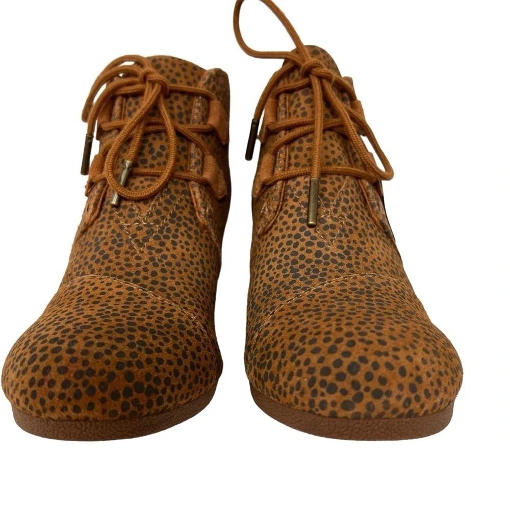 Toms Kala Ortholite Tan Black Mini Cheetah Suede Wedge Comfort Bootie Size 7 NWT